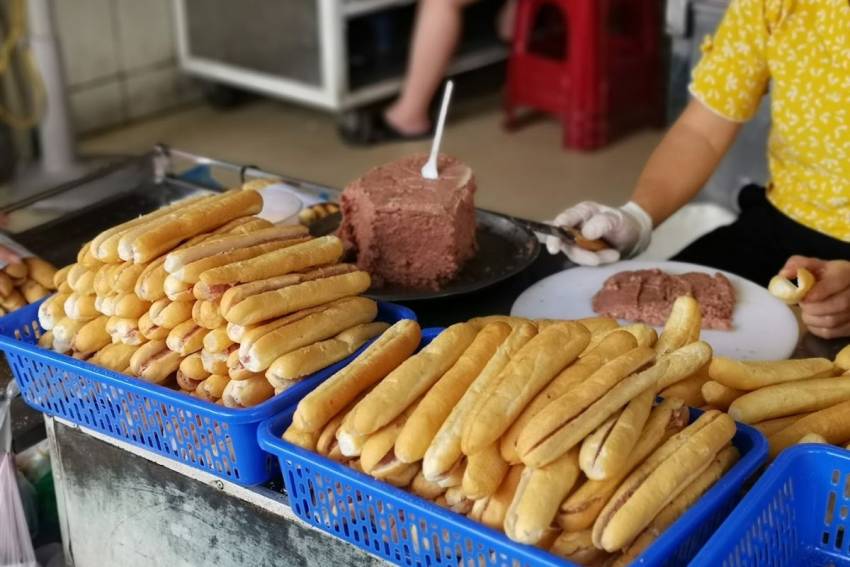 đặc sản bánh mì que hải phòng